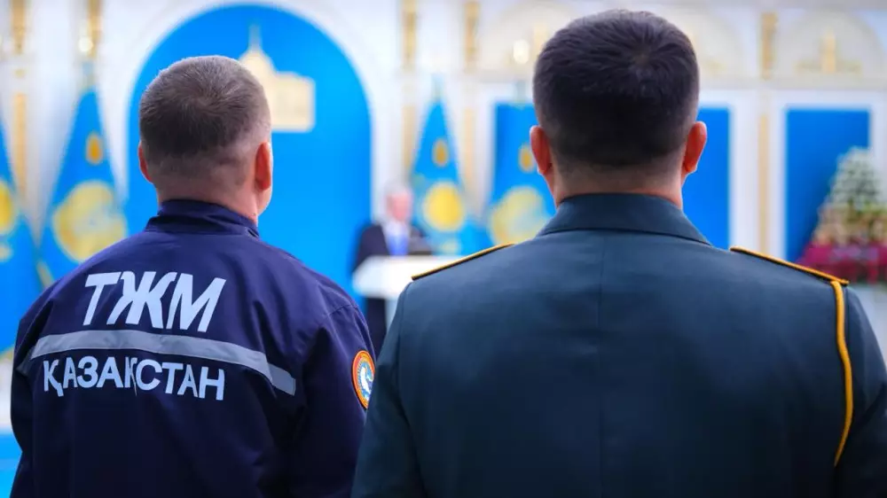 Герои мирного времени. Как в Акорде награждали спасателей