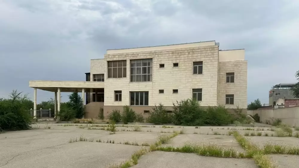Казино с гостиницей в Конаеве выставили на торги почти за 1,8 млрд тенге