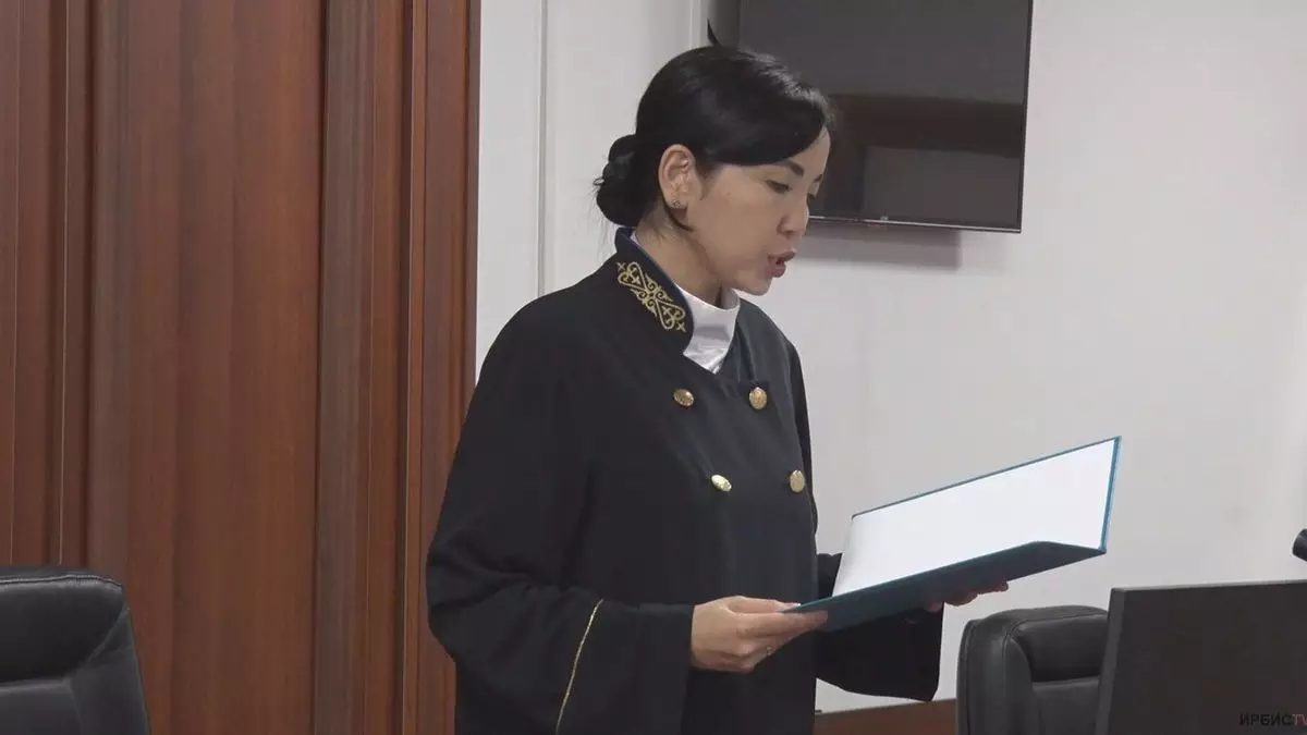 Павлодарда өгей қыздарына зорлық көрсеткен ер адам өмір бойына сотталды