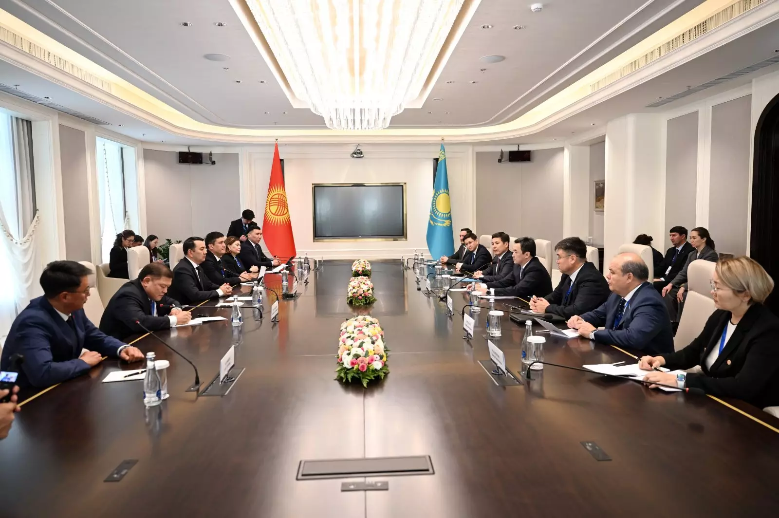 Қазақстанның жасанды интеллектіні дамыту саласындағы тәжірибесі ТүркПА-да таныстырылды