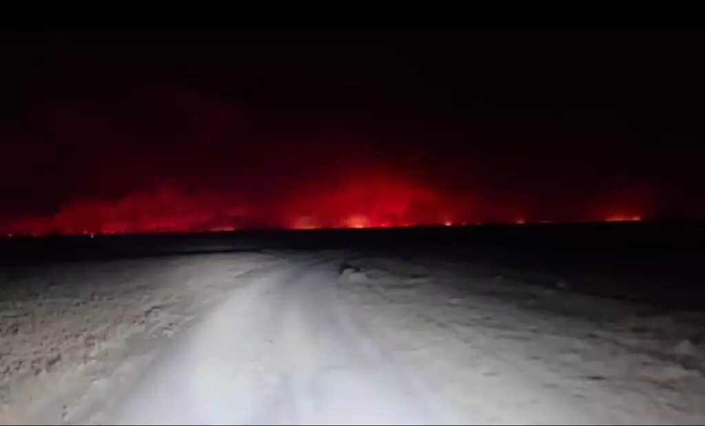 Абай облысында ірі өрт: тұрғындар шығынға ұшырағанын айтып, дабыл қақты