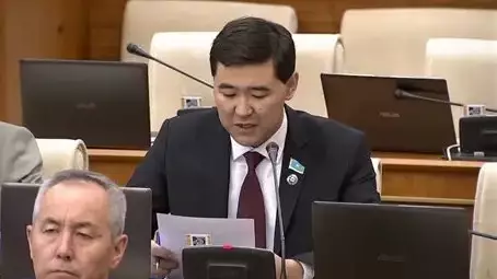 «Астанада өз үйім жоқ»:  депутаттың отбасы мемлекеттен жәрдемақы алмайды