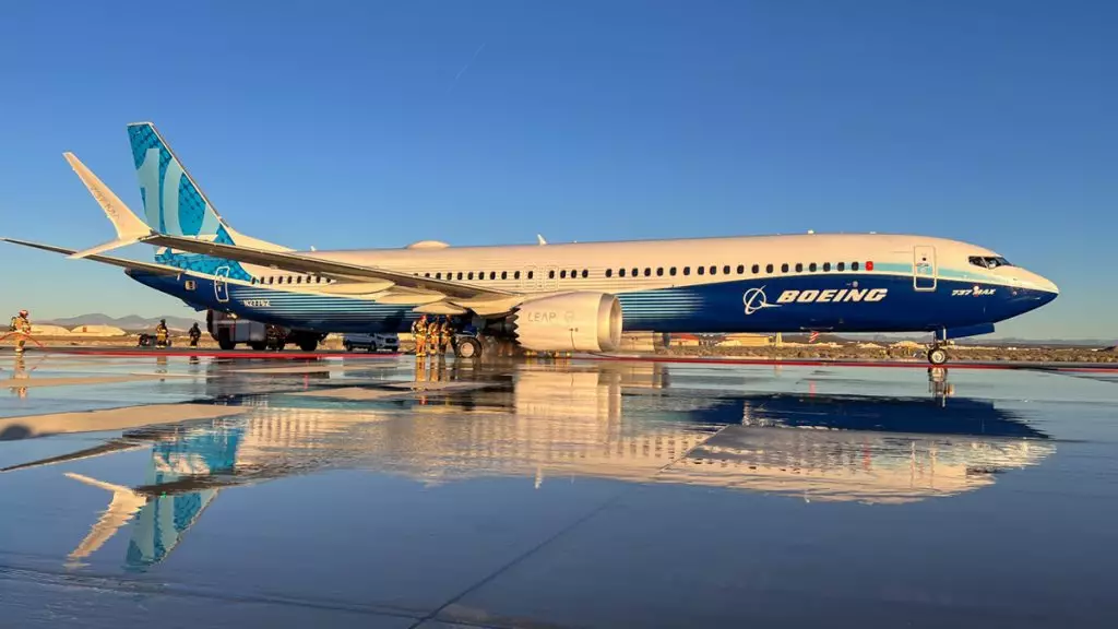Авиационные власти США сертифицировали Boeing 737 MAX-10: почему лайнер ждал одобрения так долго?