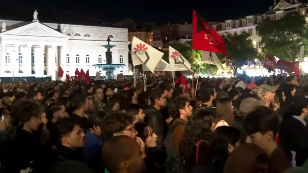 “Дом не может быть привилегией“. Протесты за право на жильё охватили Португалию