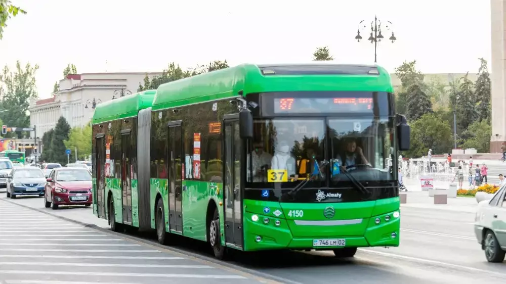 Схему проезда 7 автобусных маршрутов изменили в Алматы