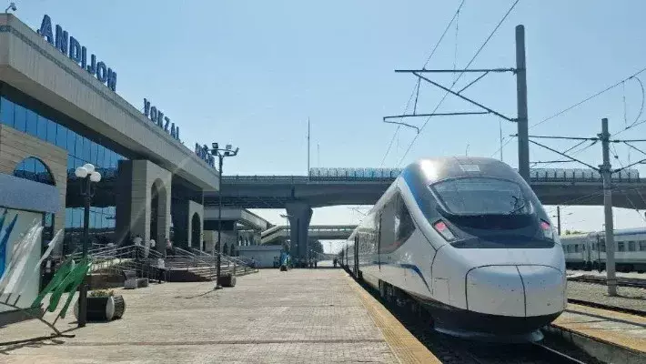 Между Ташкентом и Андижаном начал курсировать второй скоростной электропоезд