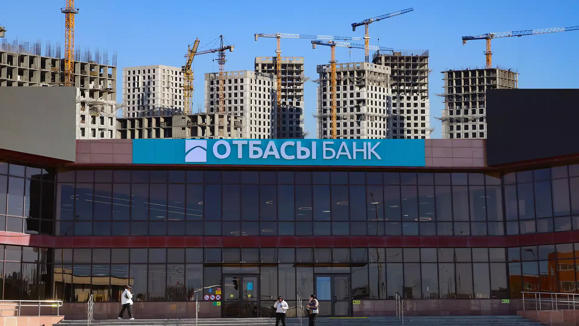Тұрғын үй кезегіндегі 200 мыңнан астам адам есептен шығарылуы мүмкін