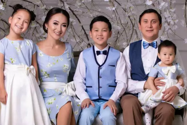 «Балалар әкесіз жүр»: Қайрат Әділгерейдің әйелі өткір пікір айтты