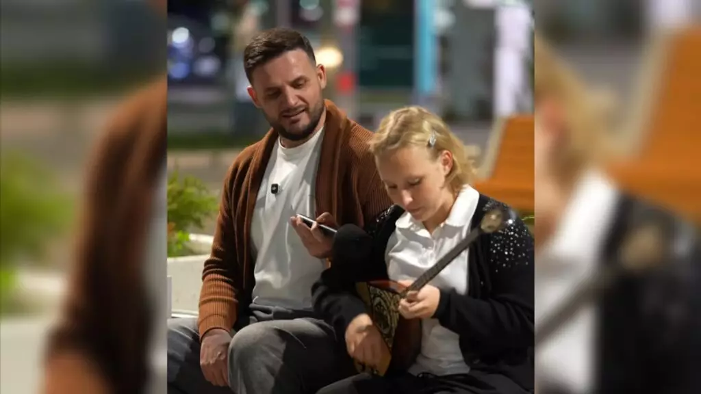 «Үні ұнайды»: Ксения есімді оқушы күйшілігімен қазақстандықтарды тәнті етті