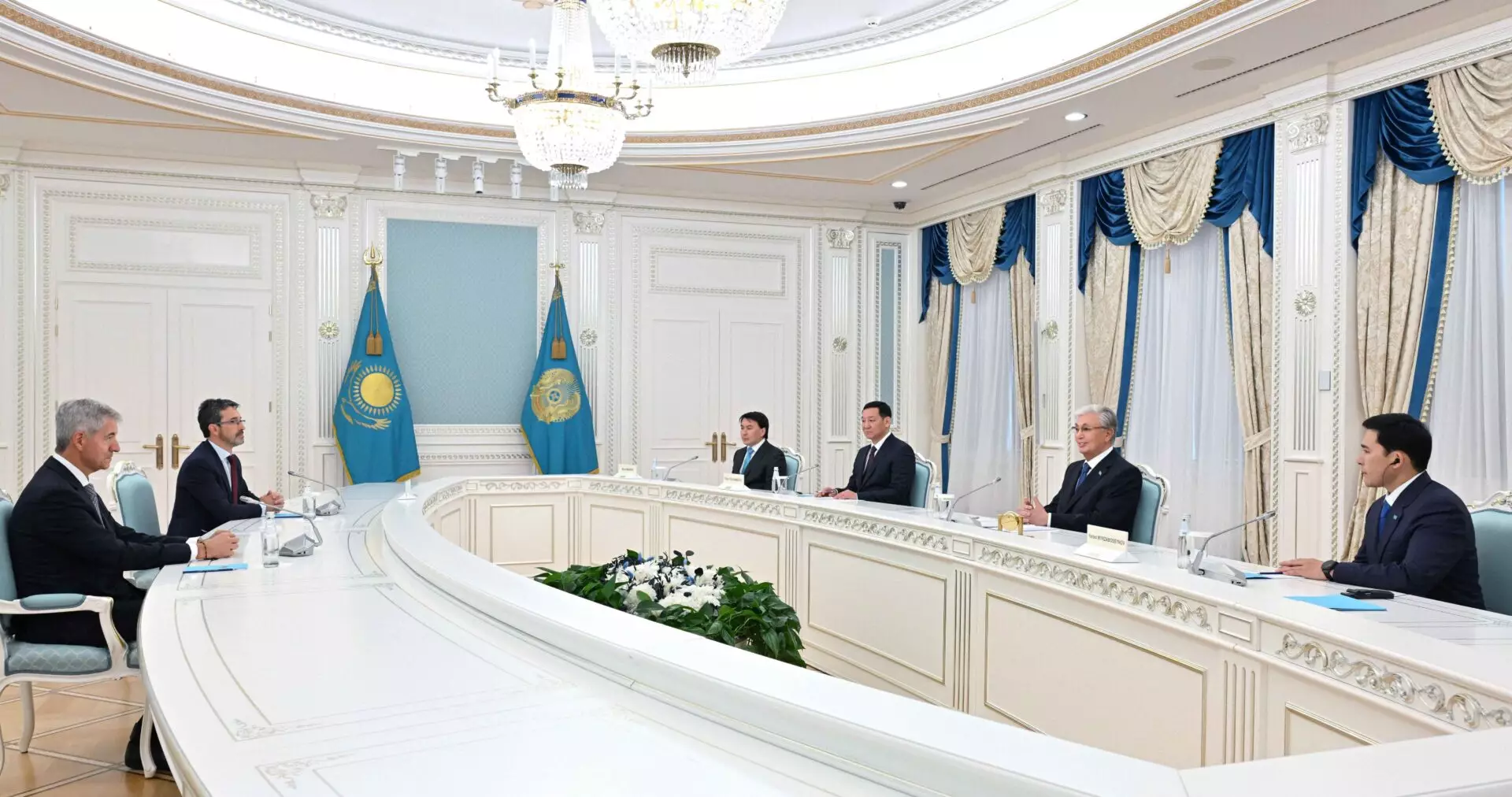 Глава государства принял генерального директора «Атлетико Мадрид»