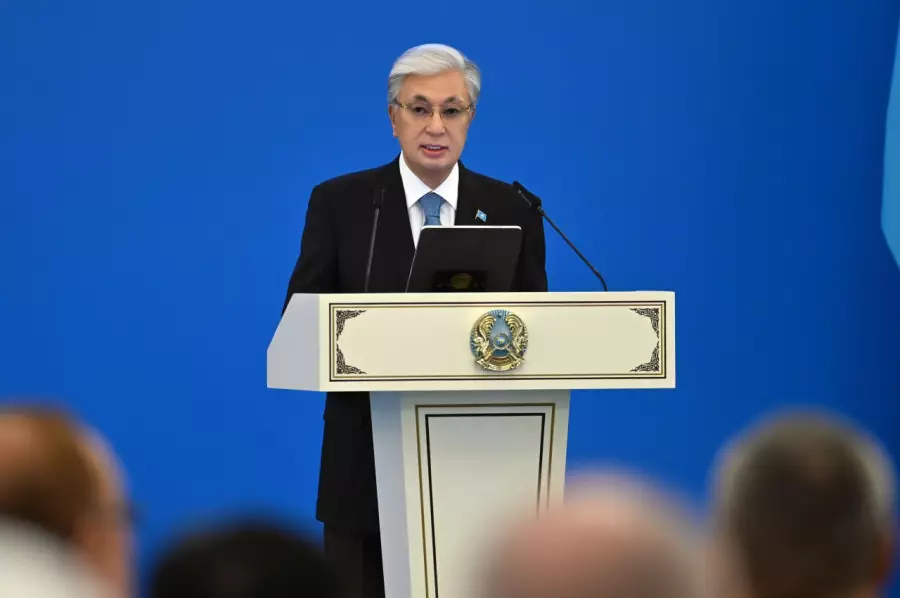 Президент Үкіметке, депутаттарға, мемлекеттік қызметшілерге үн қатты