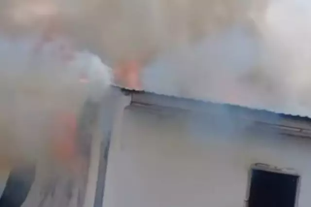Павлодар облысында сегіз адам тұратын үй өртеніп кетті (ВИДЕО)
