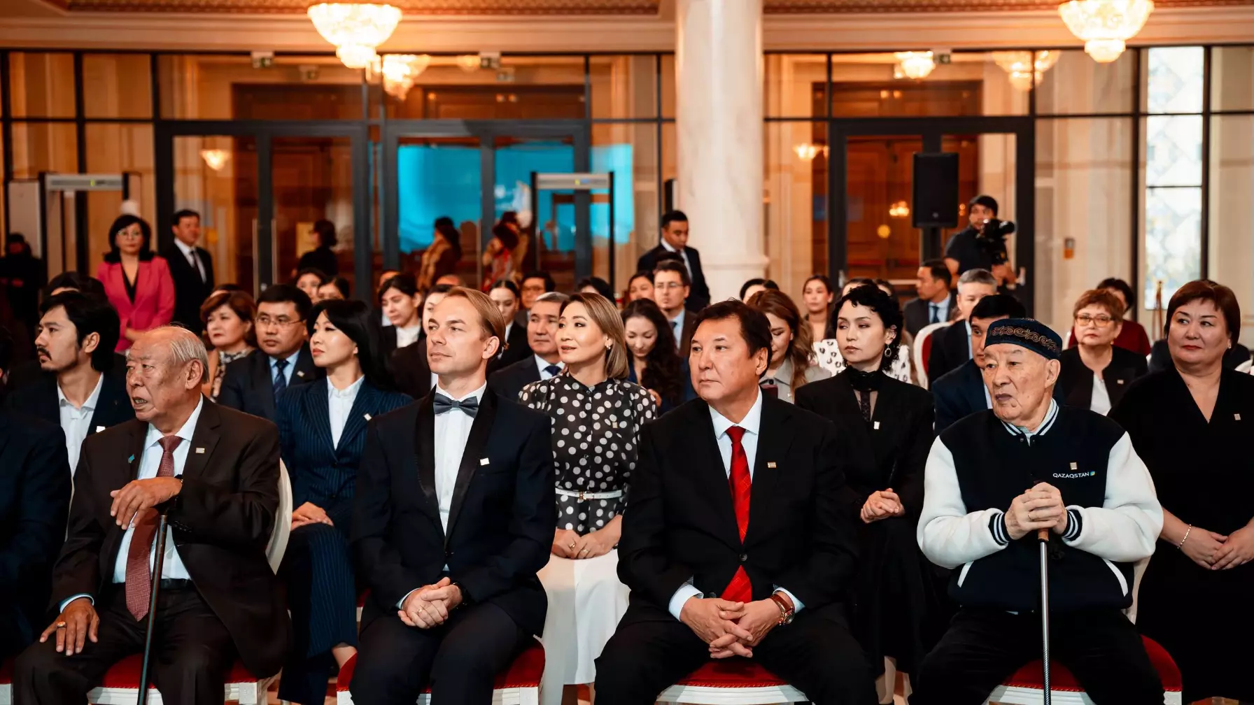 Президент атынан мәдениет және ақпарат саласының өкілдеріне мемлекеттік наградалар табысталды