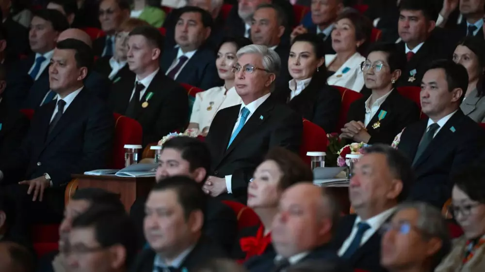 Қазақстан Президенті Республика күніне арналған мерекелік концертті тамашалады