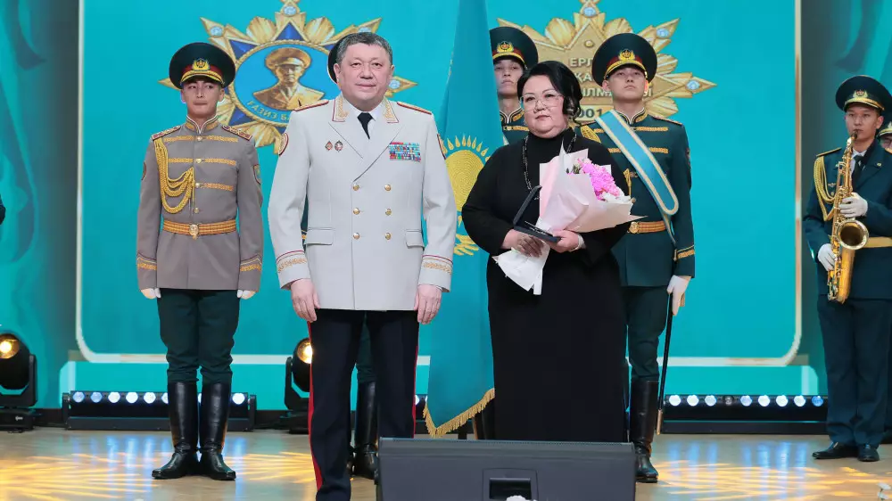 Ғазиз Байтасов атындағы алғашқы медаль батырдың жесіріне табысталды