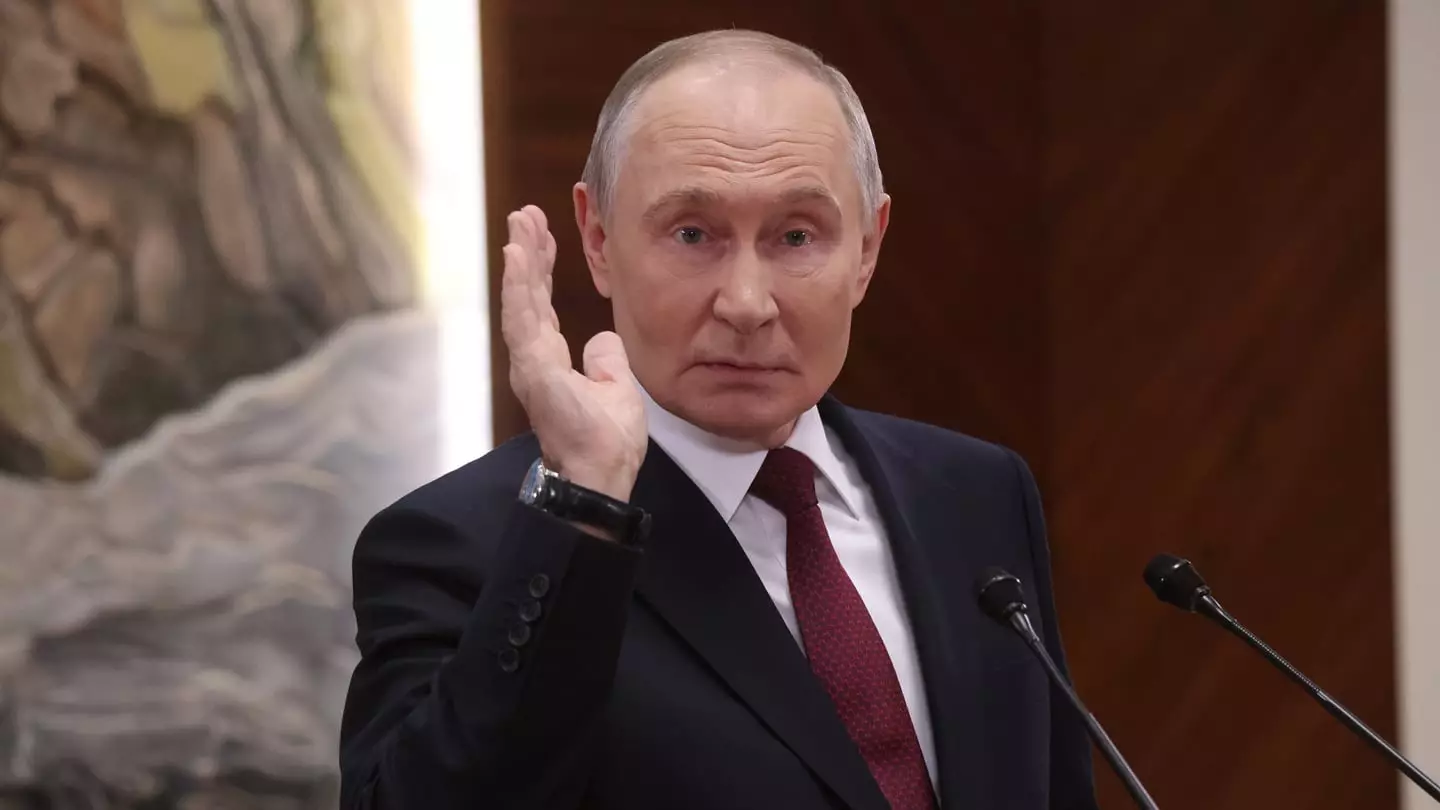 "Бейбіт келісім туралы шұғыл хабар". Путин Украинамен үшжақты келіссөздерді қайта бастауға дайынмын деп мәлімдеді