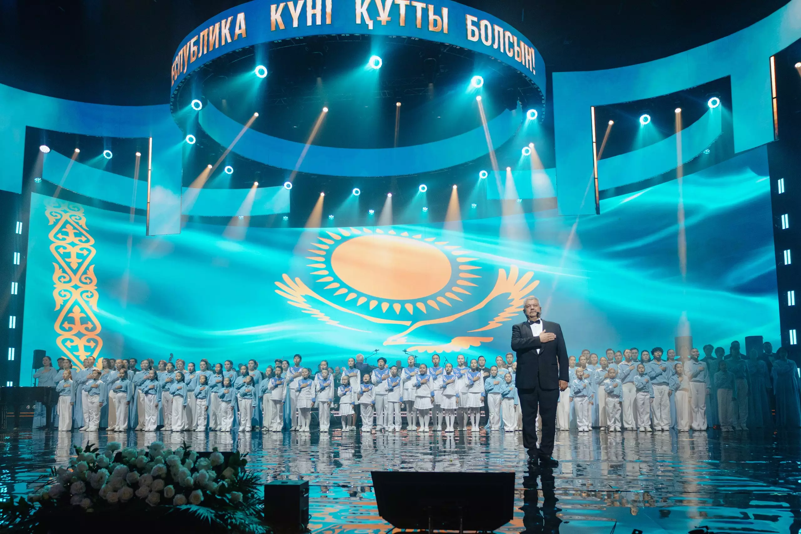 Алматыда Республика күніне орай мерекелік концерт өтті