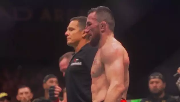 Ян забрал трилогию против Двалишвили и защитил титул чемпиона UFC