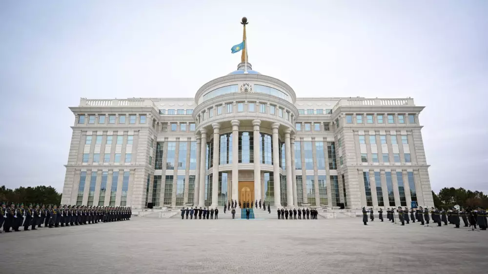 Тоқаев Ақордада ту көтеру рәсіміне қатысты