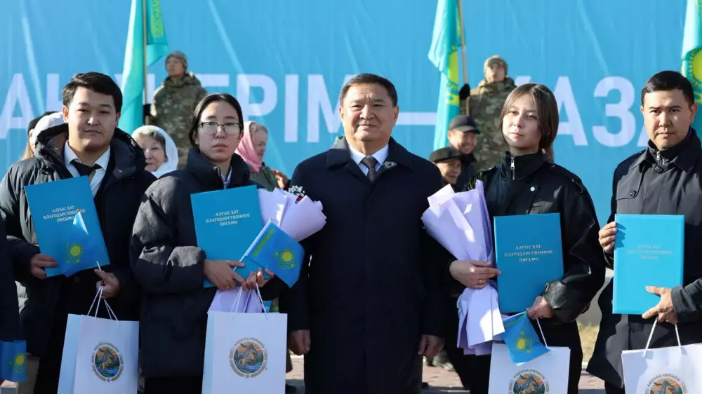 Республика күніне орай Көкшетаудың ең биік нүктесінде Мемлекеттік Ту көтерілді