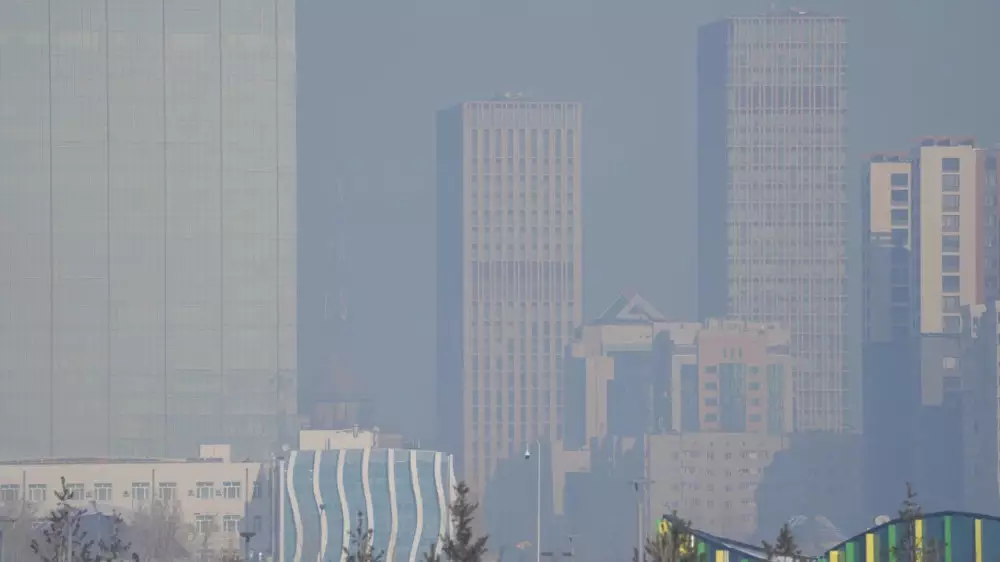 Неблагоприятные метеоусловия накроют Астану, Алматы и еще восемь городов