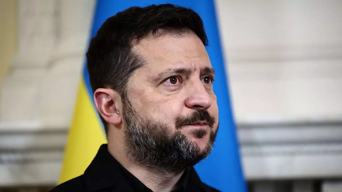 Зеленский Украина армиясын қысқарту мен бейтарап мәртебесін талқылауға шығармайтынын айтты