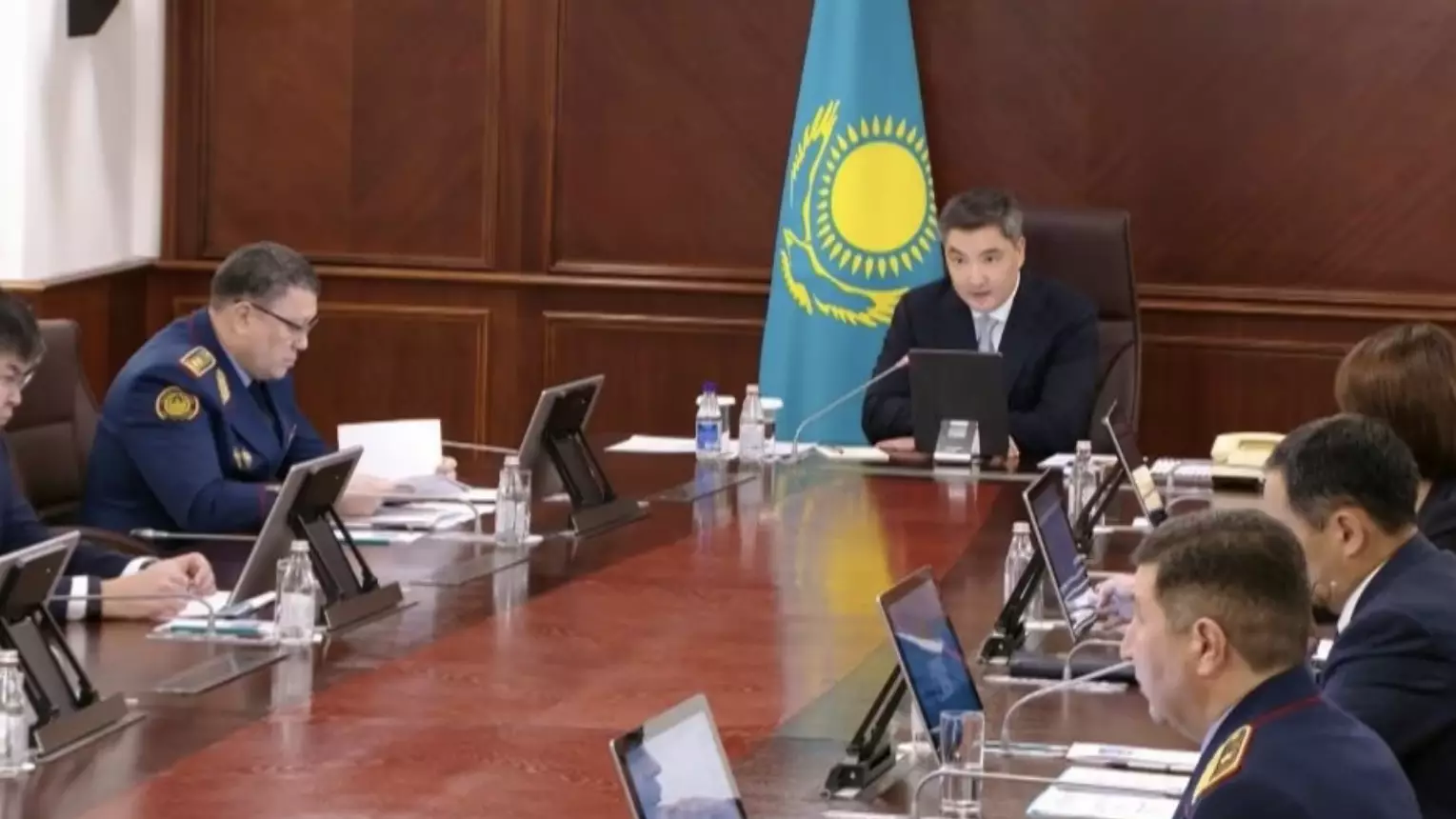 Заң мен тәртіп – мемлекетіміздің негізгі қағидаттары - Олжас Бектенов