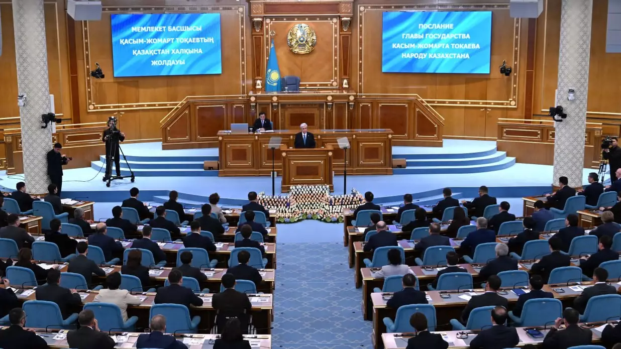 «Қазақстан ауқымды құрылыс алаңына айналуға тиіс»: Тоқаев барлық аймақта құрылысты жандандыруды тапсырды