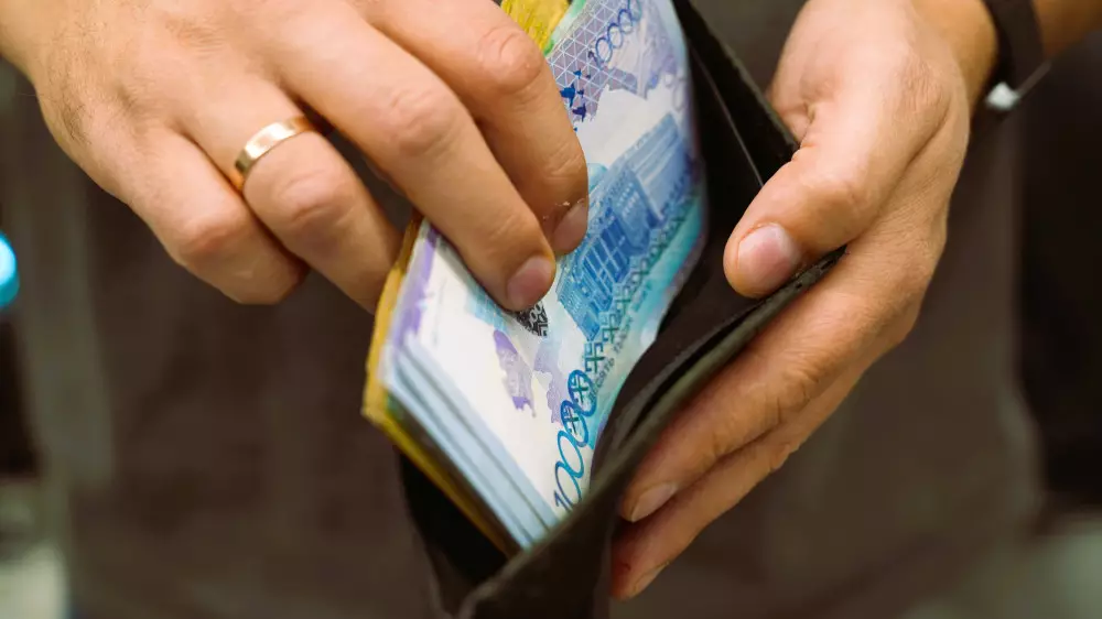 Минимальную зарплату повысят до 110 тысяч теңге в 2027 году – Токаев