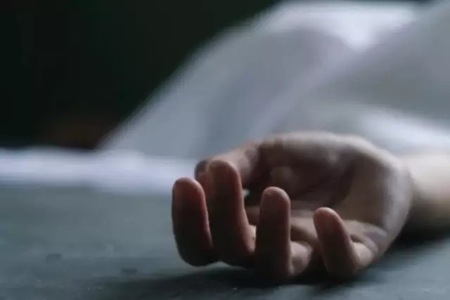 Астанада ер адам әйелін көлік ішінде пышақтап өлтірді