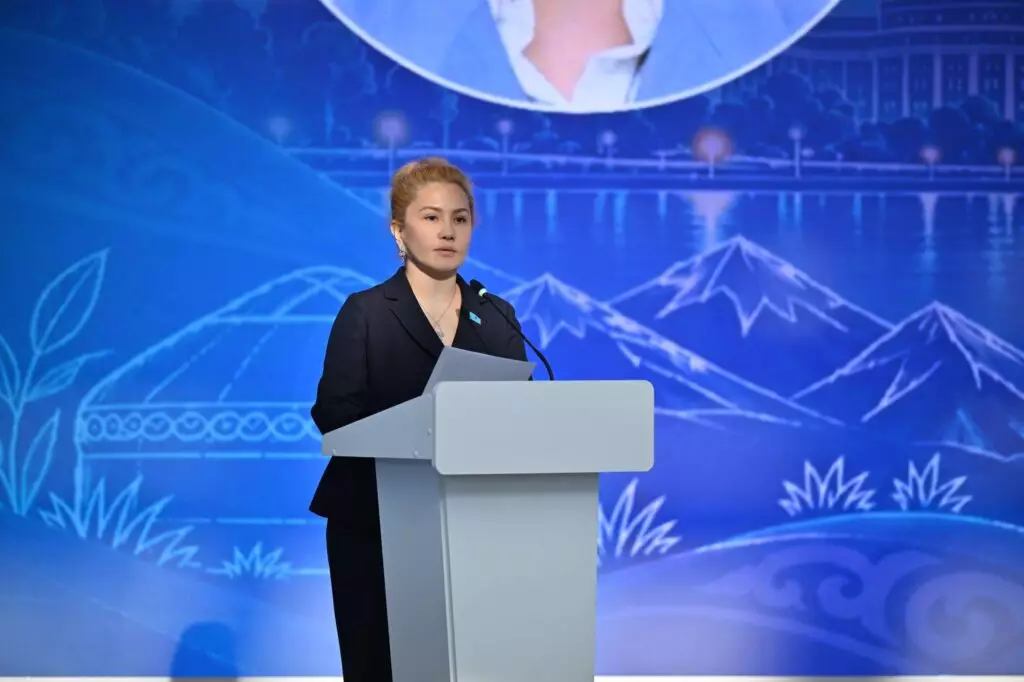 Дана Медеуова возглавила депутатскую группу