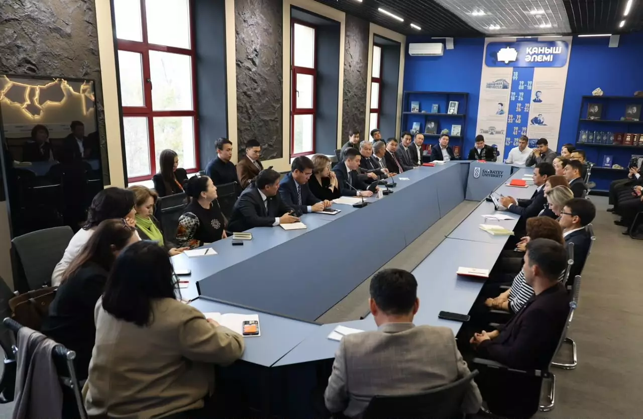 Алматыда ғалымдар мен жоғары оқу орындарының өкілдері Президент Жолдауын талқылады