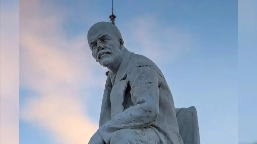 «Позор» и «Убийца»: Надписи на памятнике Ленину в Балхаше вызвали реакцию акимата