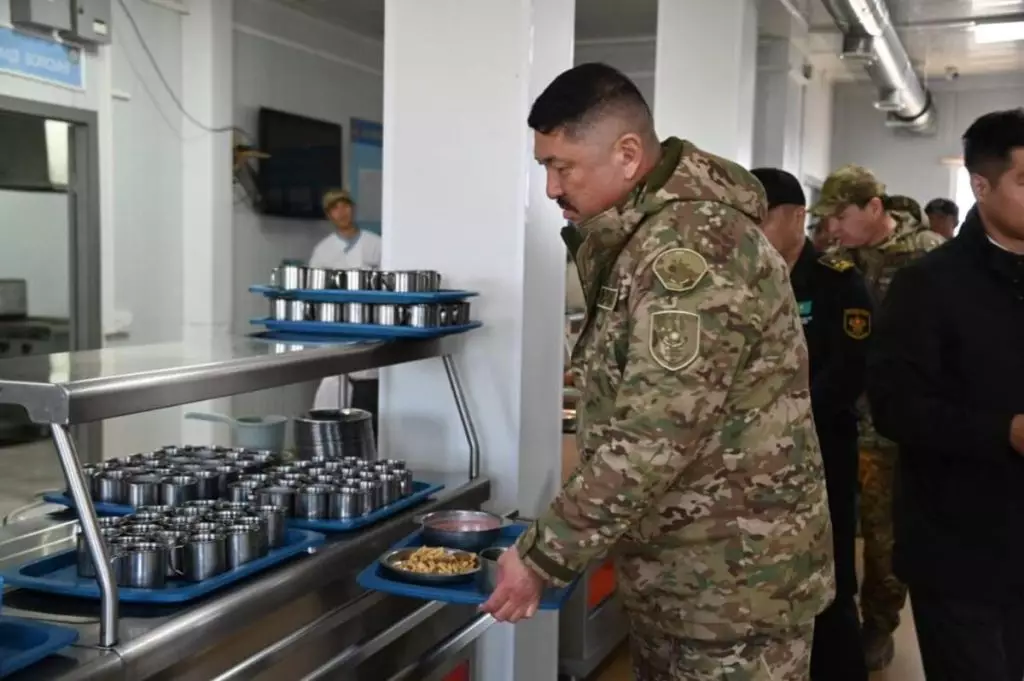 Қорғаныс министрлігі әскери қызметшілерді тамақтандыруды ұйымдастыру жөнінде конкурс өткізеді