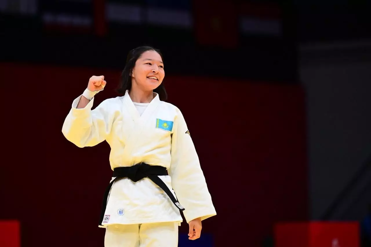 Дакар-2026 жасөспірімдер Олимпиадасында Қазақстан туын кімдер ұстап шығады