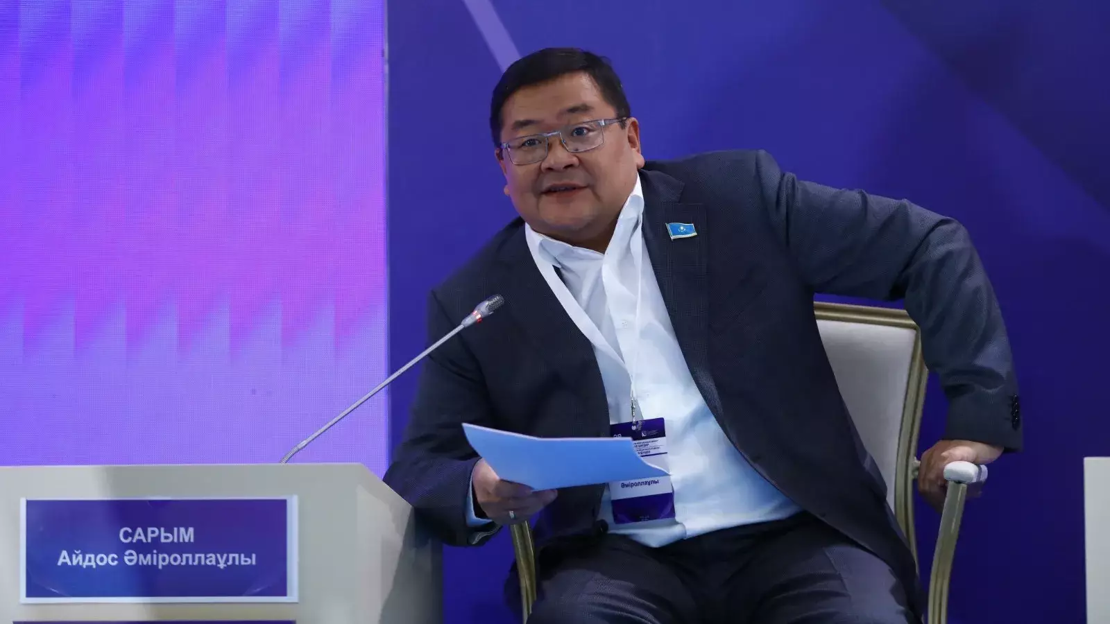 «Әділдік орнайды»: Айдос Сарым байлардың салықты көп төлеуіне қатысты пікір білдірді 